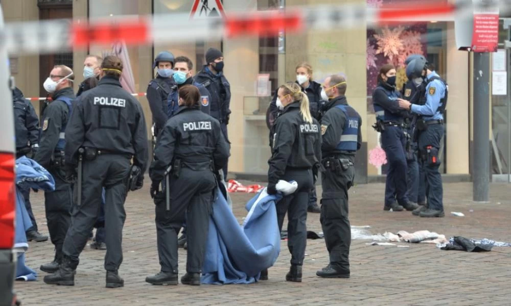 Tρίερ: Σπαρακτικό το μήνυμα προς το αδικοχαμένο βρέφος και τον πατέρα του